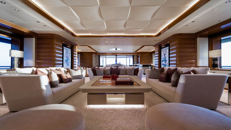 Offering a full welcoming space to boat lovers